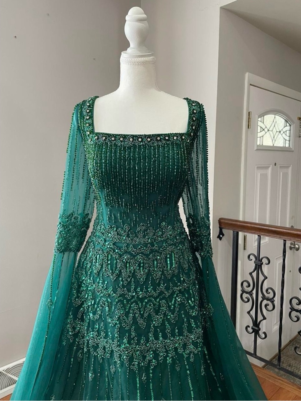 Elegant Emerald Green Beaded Evening Dress
